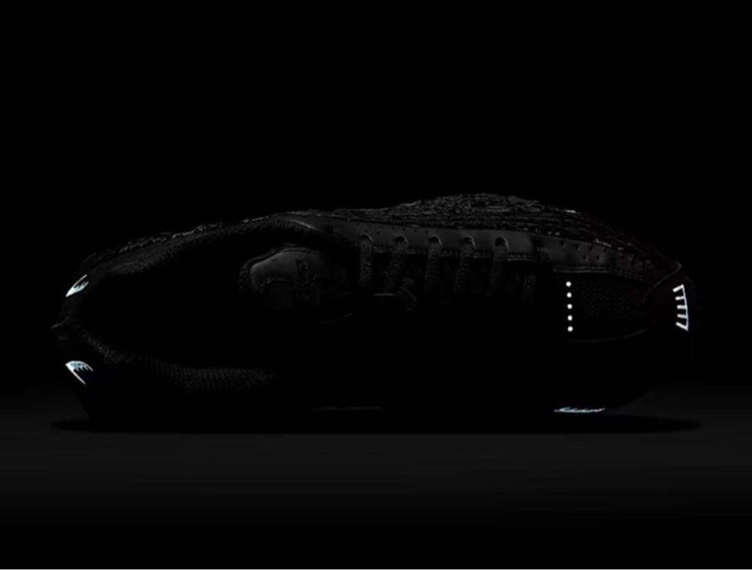 Nike Women's Shox R4 Black Floral ショックス