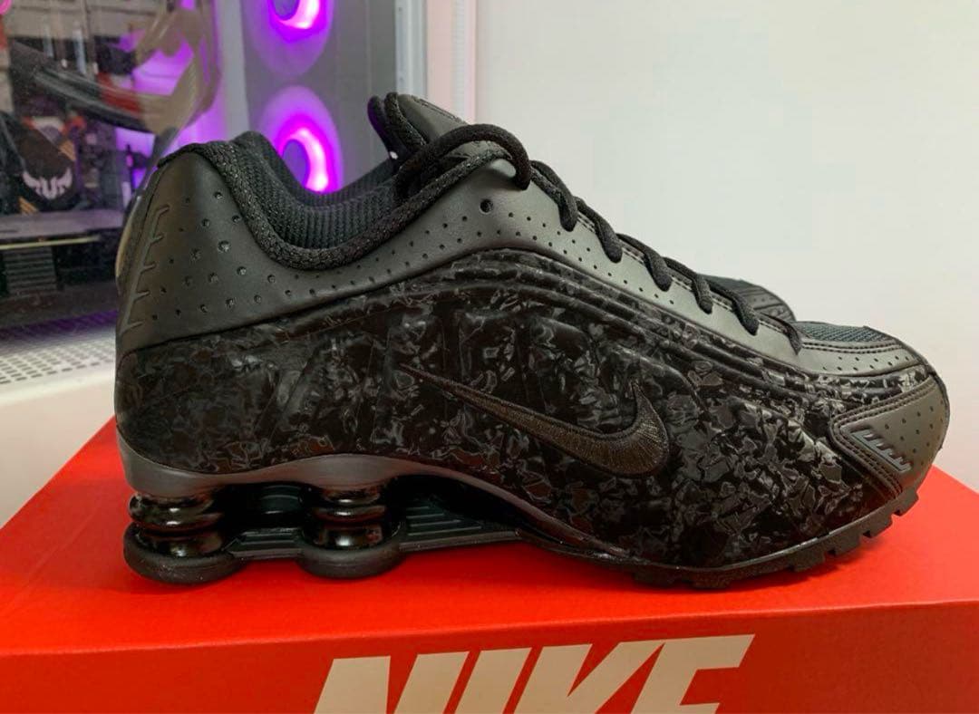 Nike Women's Shox R4 Black Floral ショックス