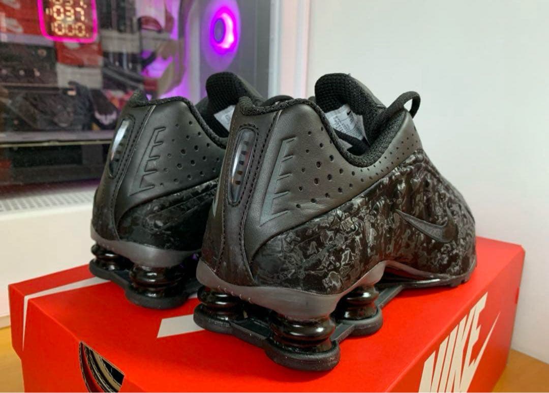 Nike Women's Shox R4 Black Floral ショックス