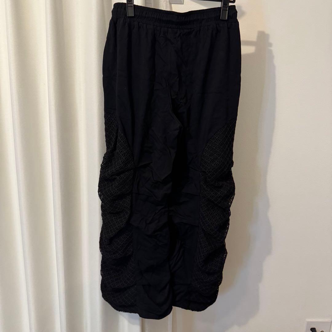 ボリュームアイレットパンツ