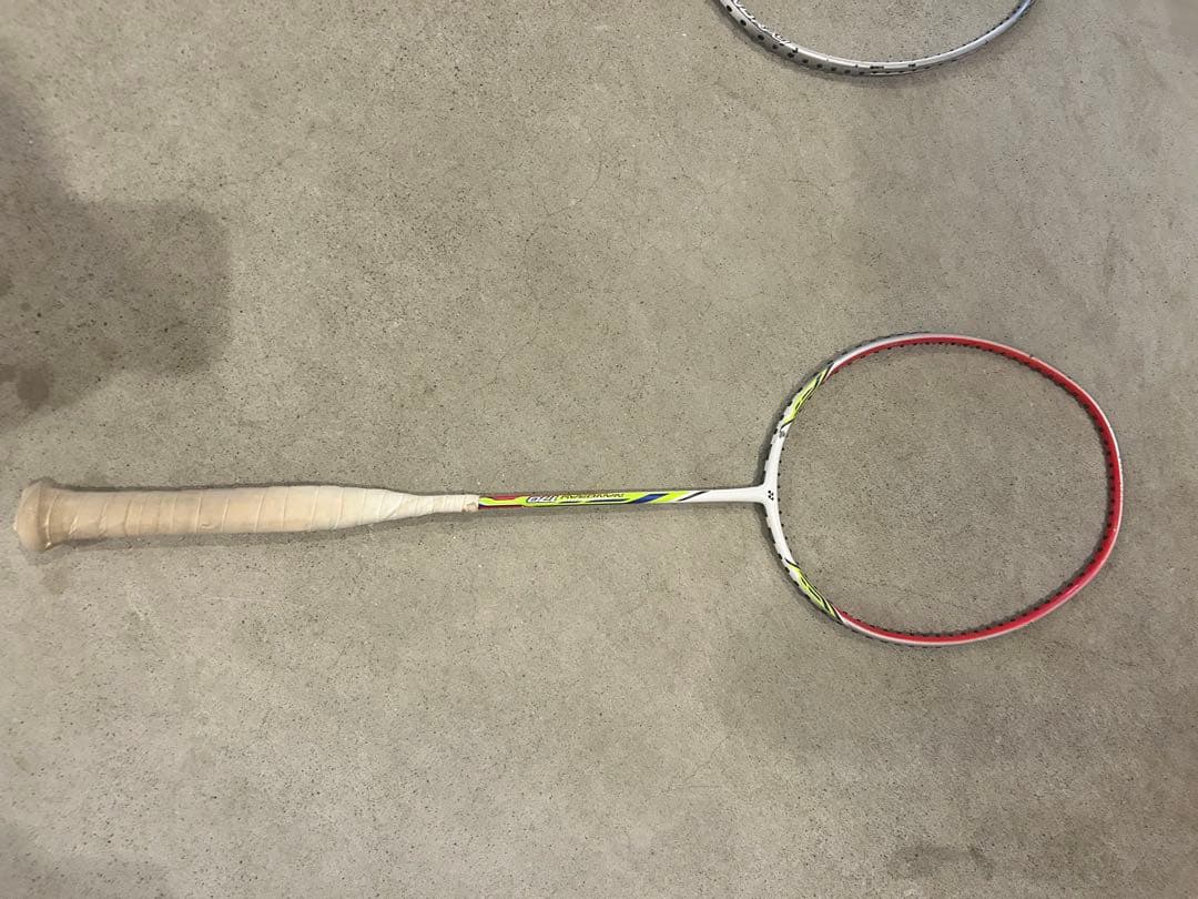 YONEX バドミントンラケットセット ゴールド レッド