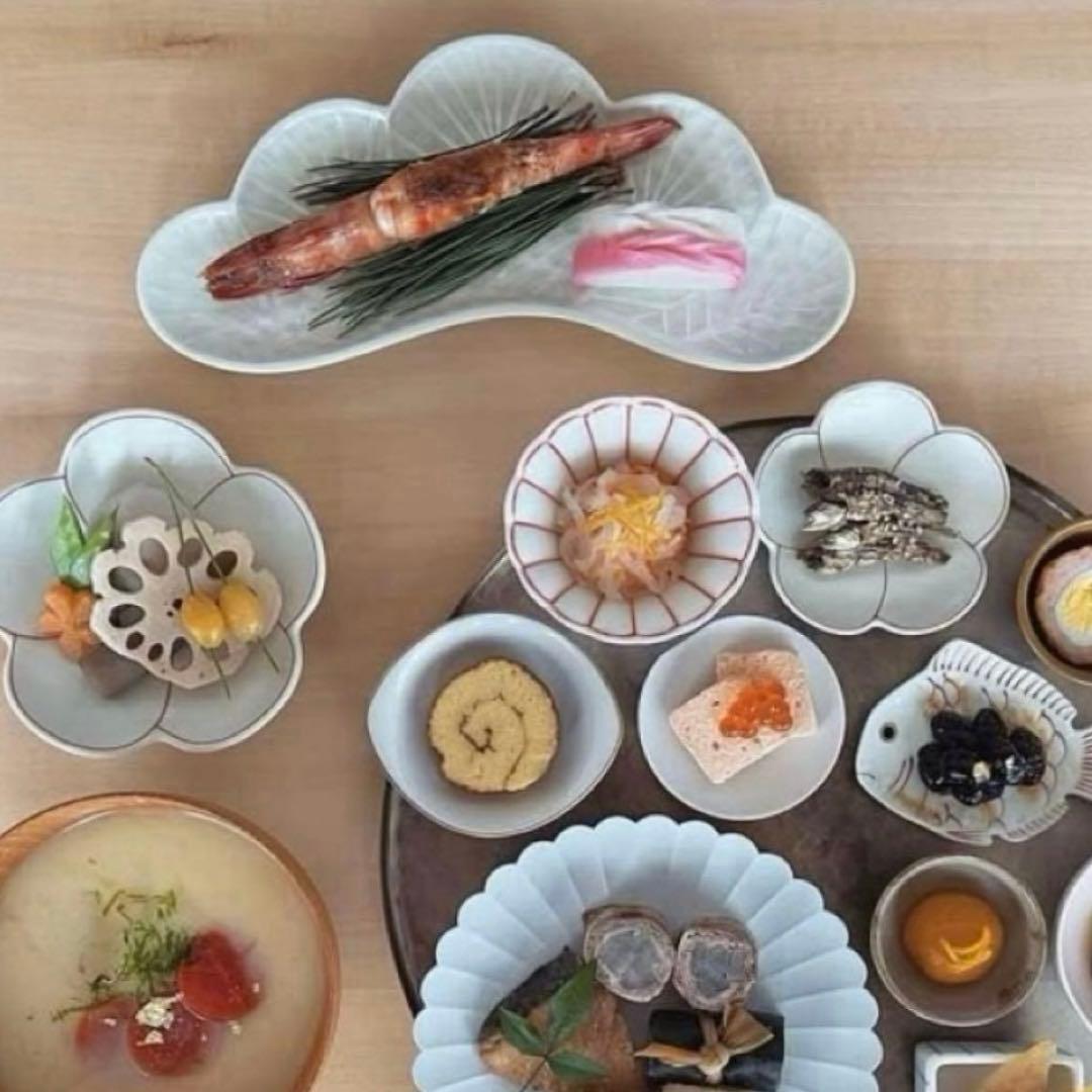 【新品】【大人気】有田焼幸楽窯　錦銀松葉形前菜皿3枚セット　縁起物