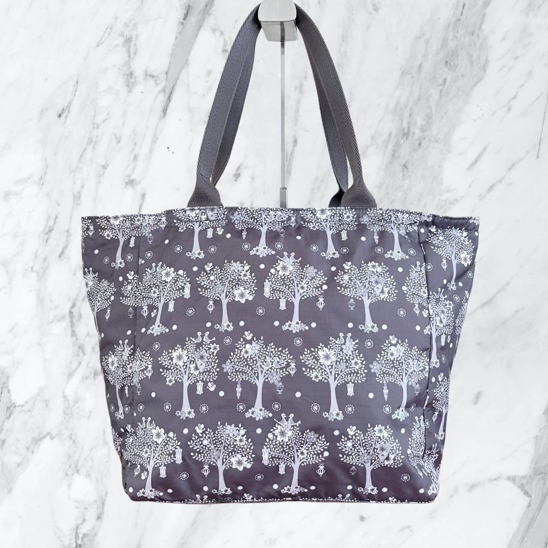 【入手困難】LeSportsac ディズニー コラボ 刺繍 トートバッグ