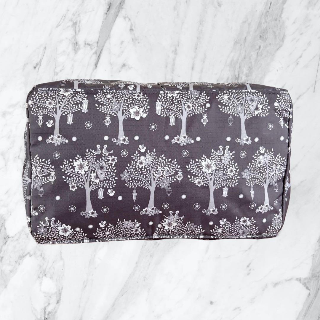 【入手困難】LeSportsac ディズニー コラボ 刺繍 トートバッグ