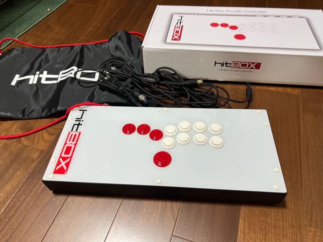 hitBOX アーケードコントローラー ホワイト/レッド ケーブル予備2つ付き