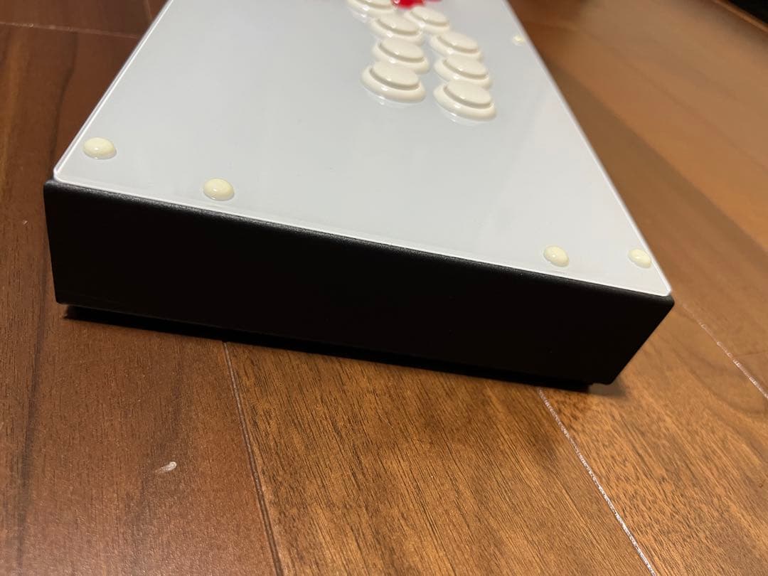 hitBOX アーケードコントローラー ホワイト/レッド ケーブル予備2つ付き