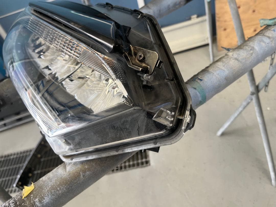 【値下げ】ホンダ　ヴェゼル　右ヘッドライト