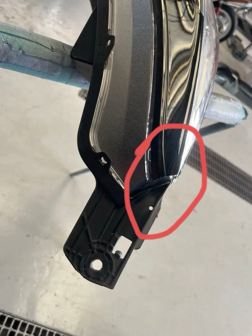 【値下げ】ホンダ　ヴェゼル　右ヘッドライト