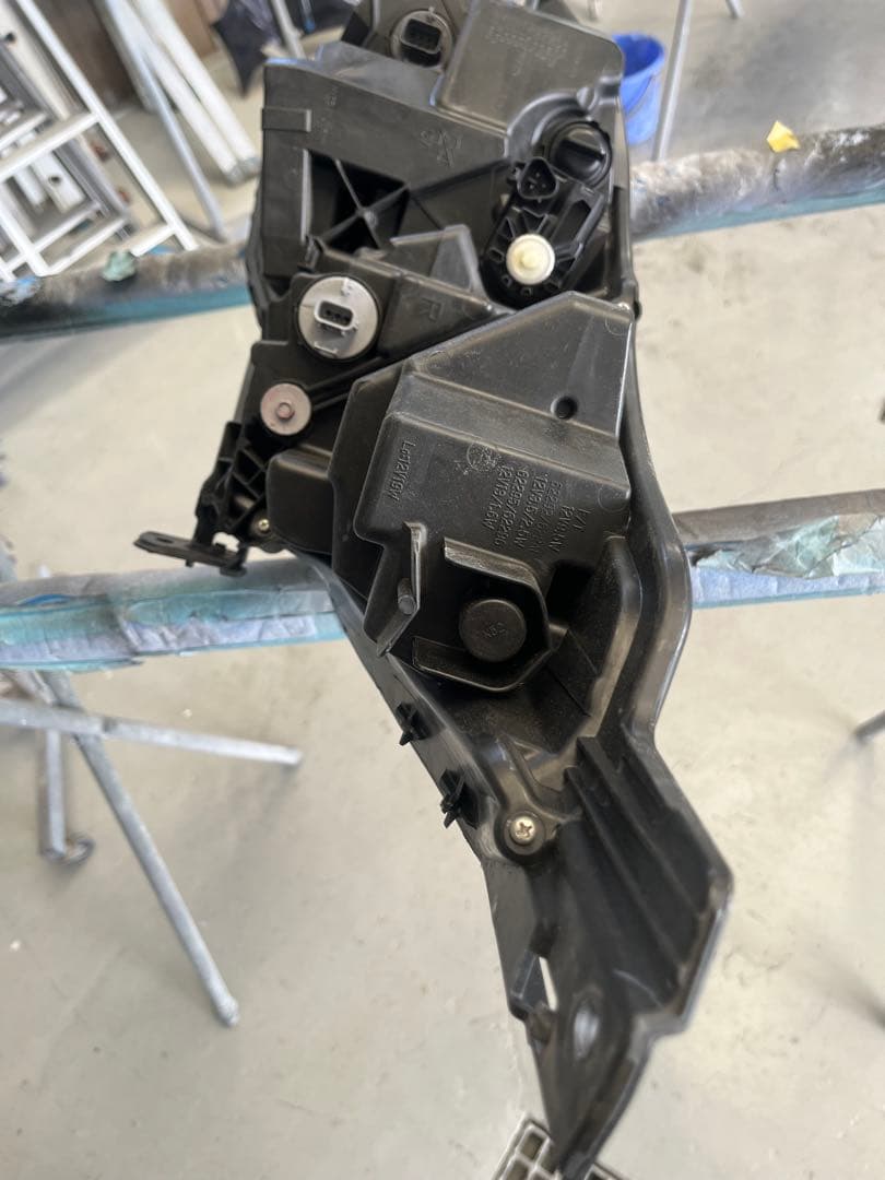 【値下げ】ホンダ　ヴェゼル　右ヘッドライト