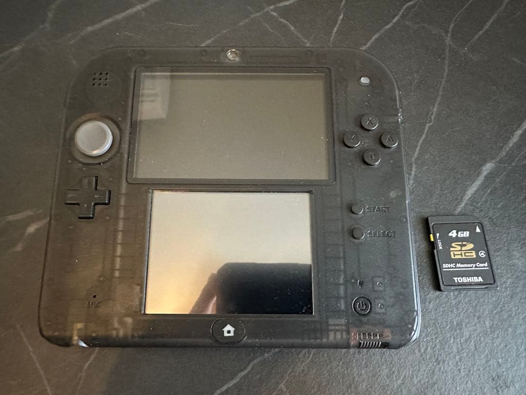 【美品】ニンテンドー 2DS 本体 クリアブラック