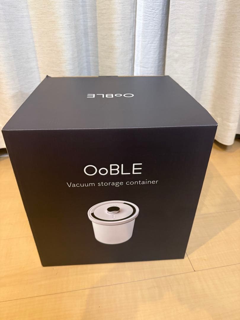 新品未使用　OoBLE オーブル 真空保存容器 ホワイト 13L