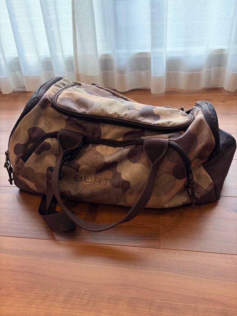 バートン　ダッフルバッグ