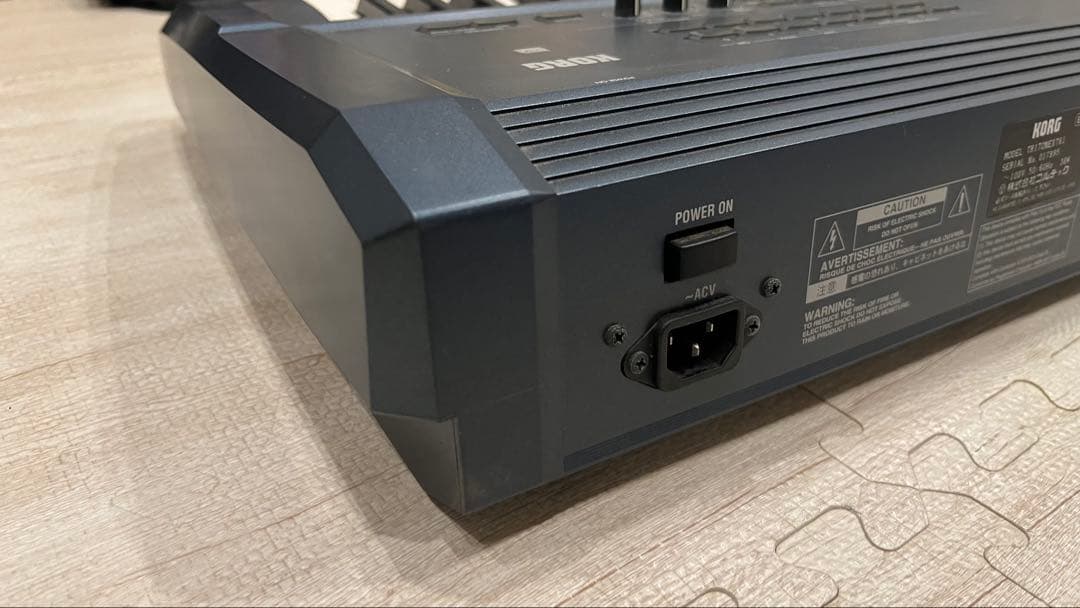 KORG Triton Extreme 61 動作確認済・美品／説明書あり