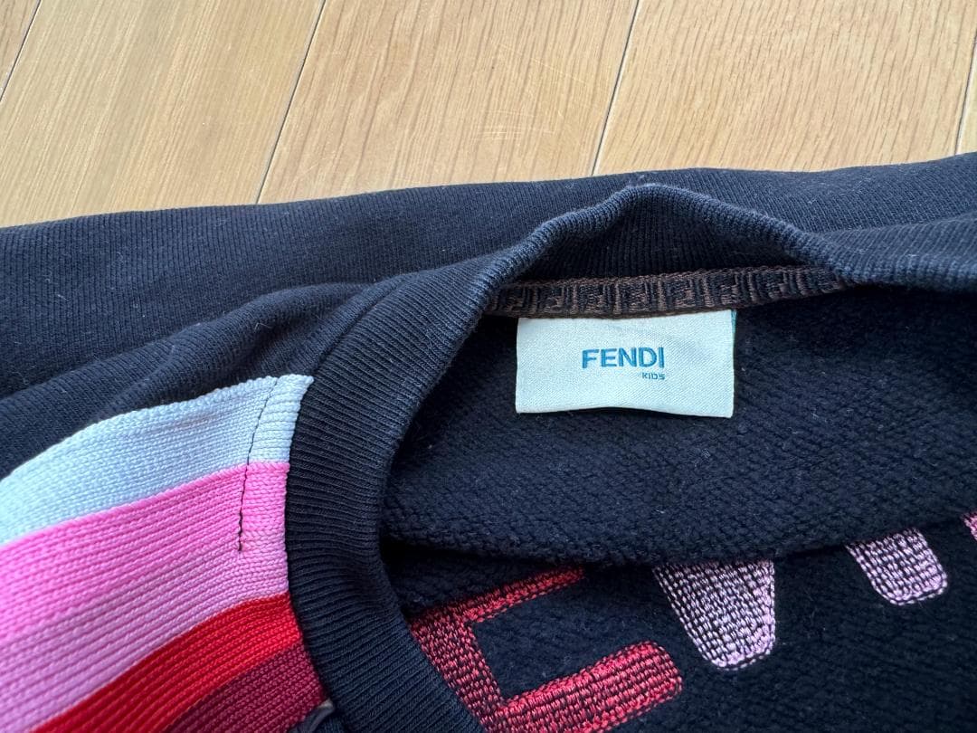 フェンディ　Fendi　キッズ　スウェットシャツ・トレーナー