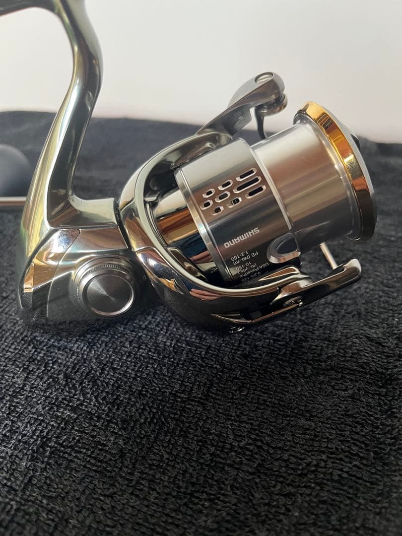 シマノ18ステラC3000MHG 超美品 DRTノブ