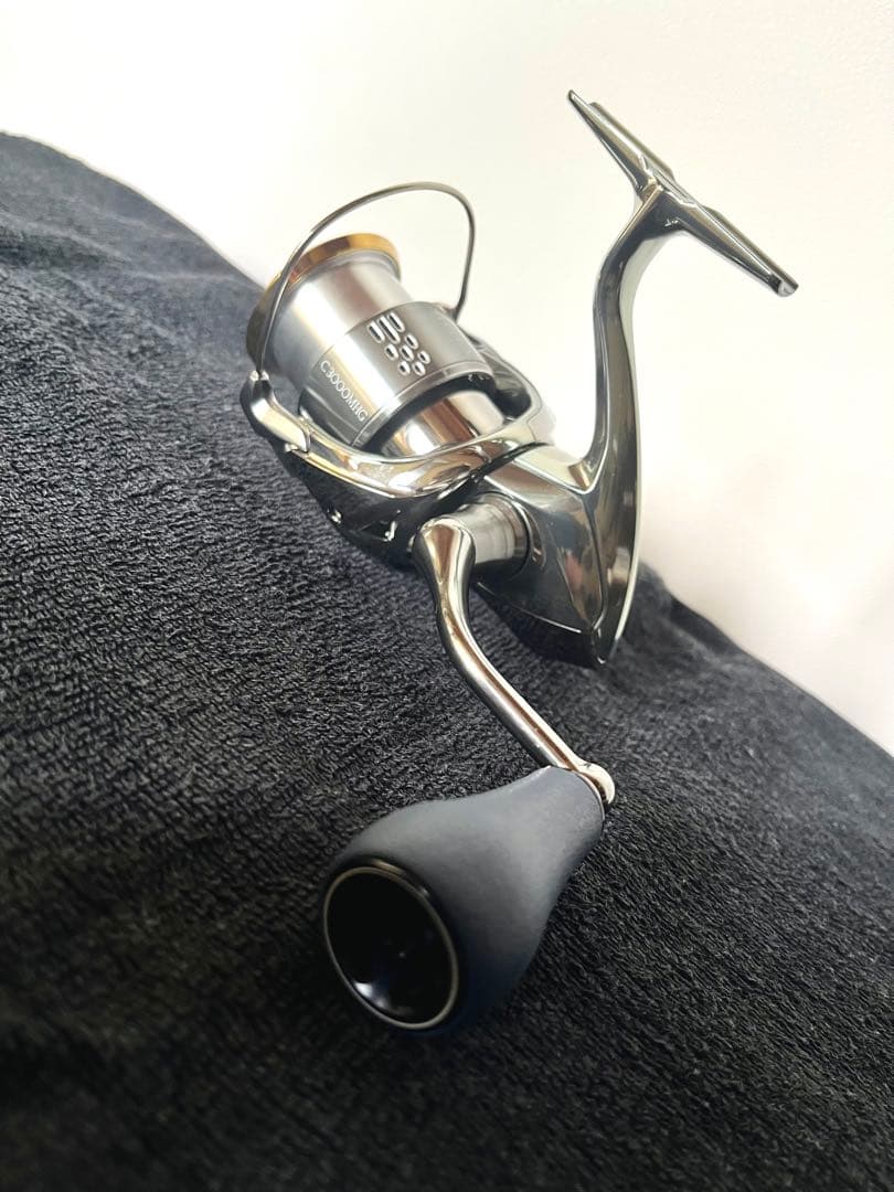 シマノ18ステラC3000MHG 超美品 DRTノブ