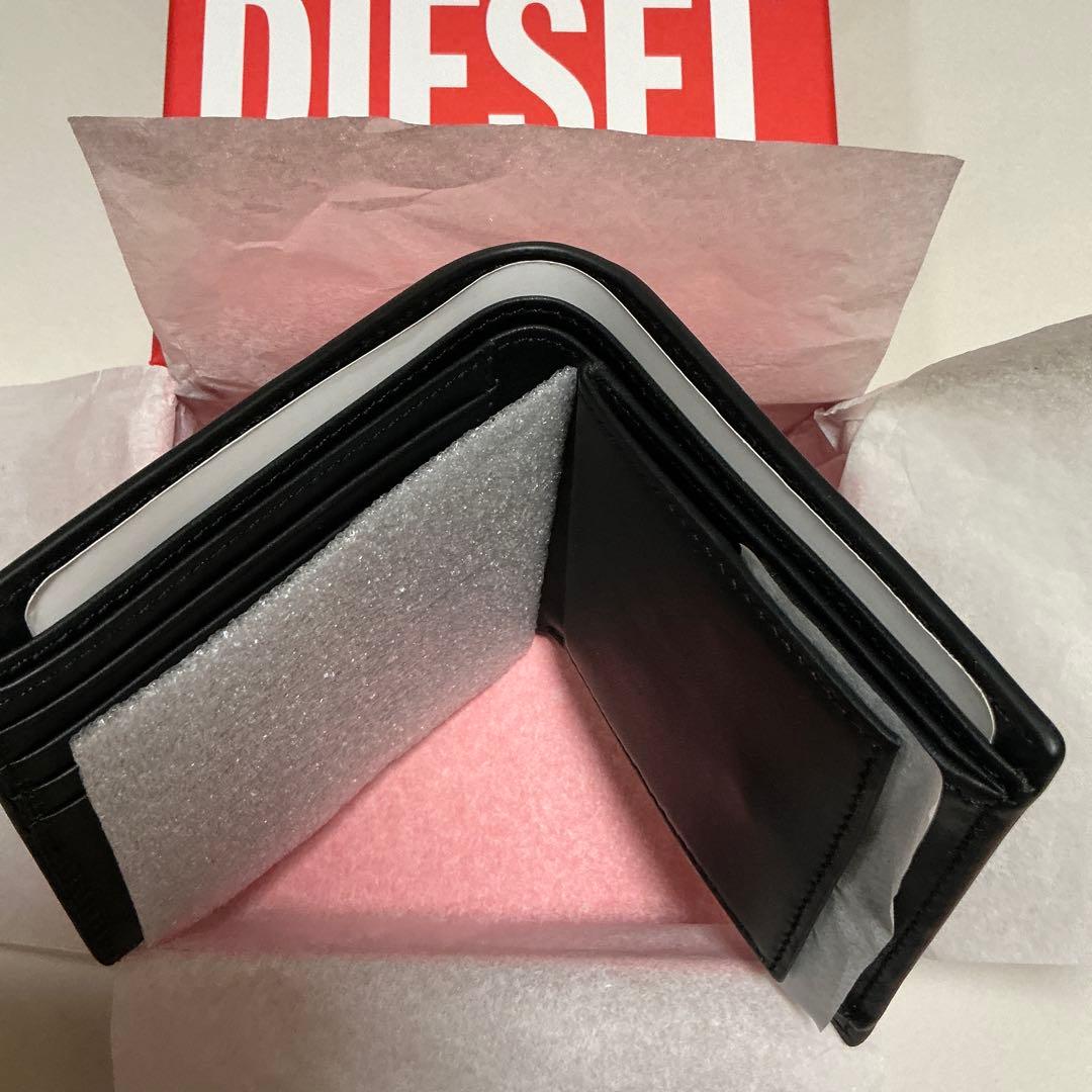 洗練されたデザイン　DIESEL BI-FOLD COIN S 3D 折り財布