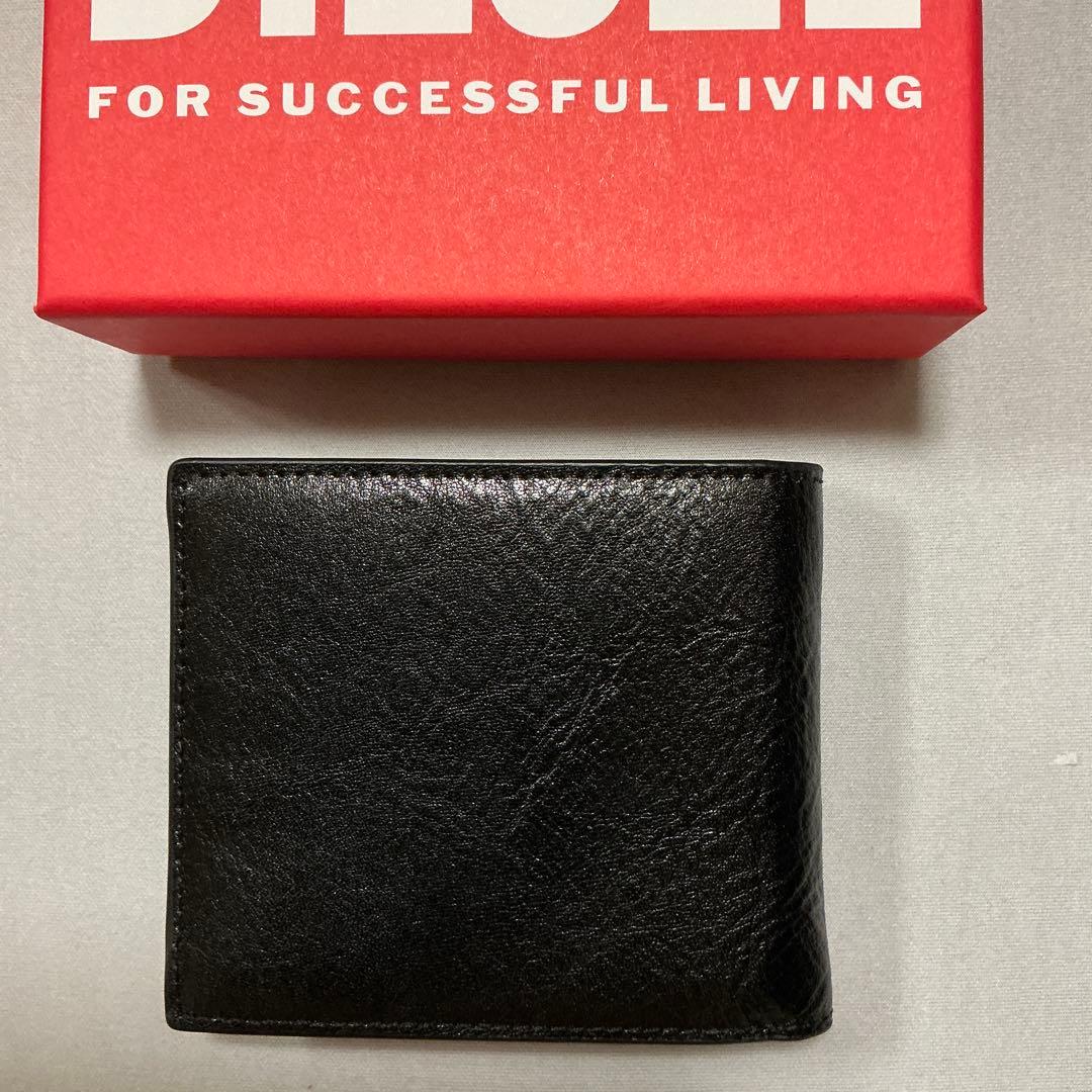 洗練されたデザイン　DIESEL BI-FOLD COIN S 3D 折り財布
