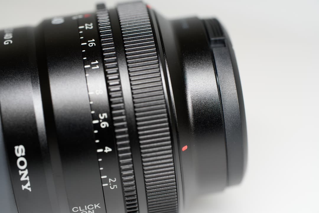 SEL40F25G （新品未使用）