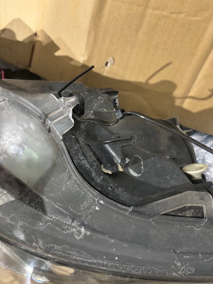 aws210前期　ヘッドライト左右セット難あり