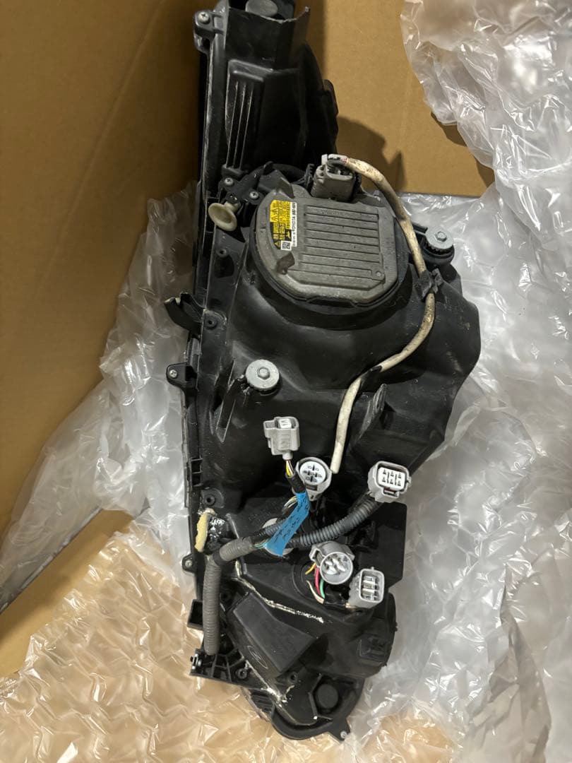 aws210前期　ヘッドライト左右セット難あり