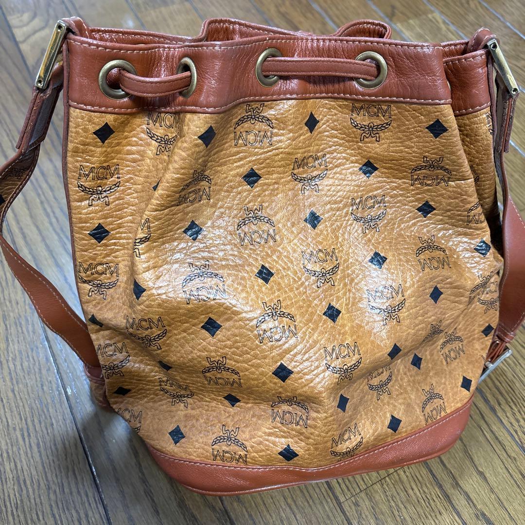 MCM レザー ショルダーバッグ 中型