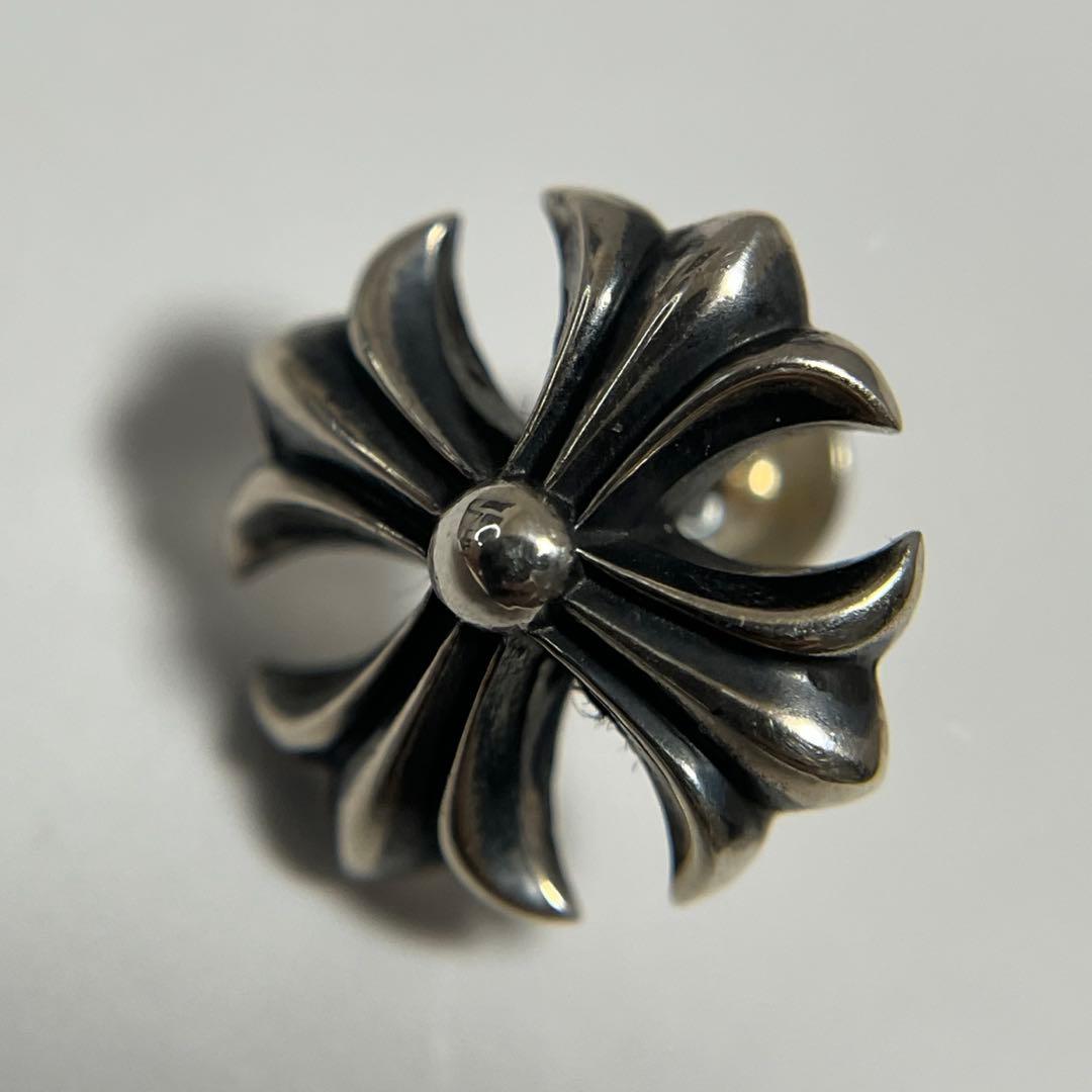 Chrome Hearts CHプラス スタッド ラージ ピアス