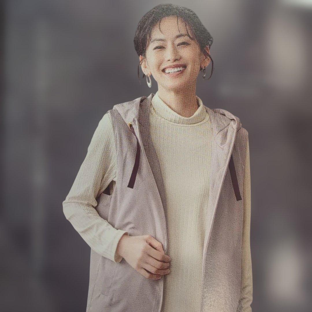 シャルレあったか中綿ベストМ〜Lサイズ撥水加工軽いシールドピンク新製品！