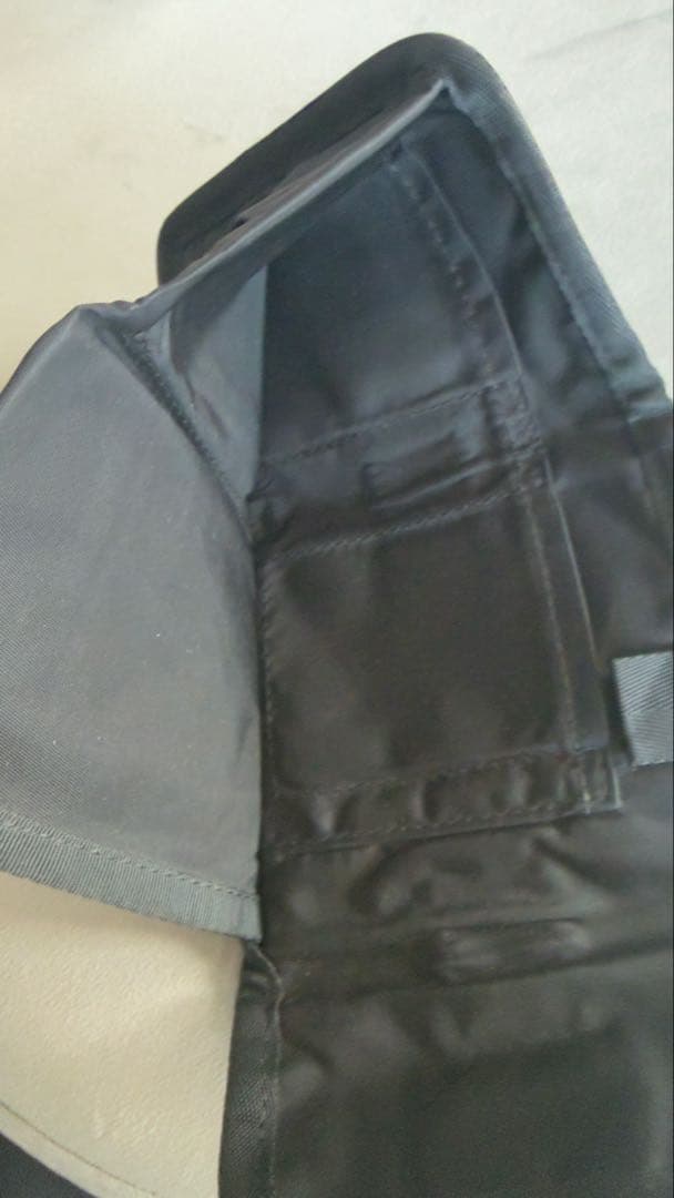 bagjack Cobra Buckle付き黒レザー折り財布