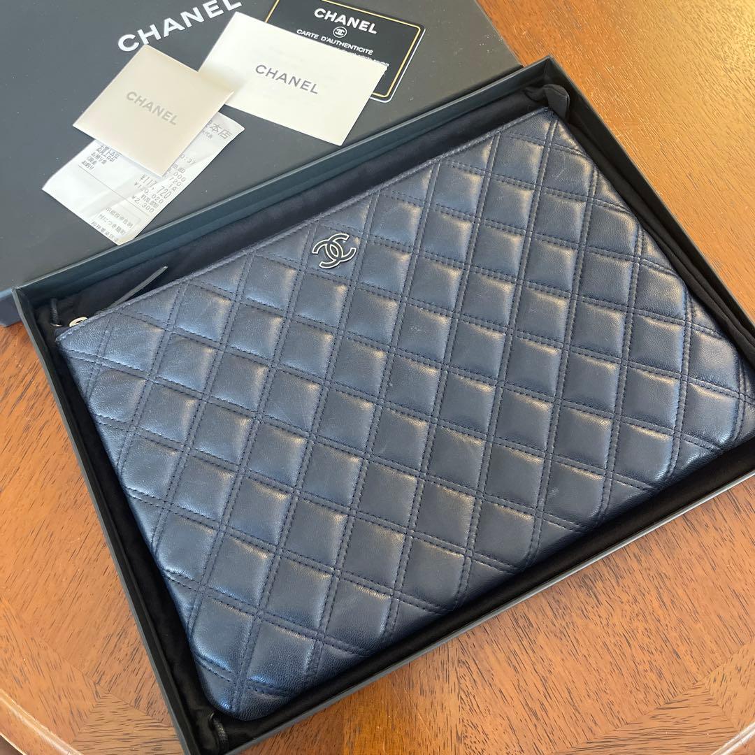 CHANEL キルティング クラッチバッグ