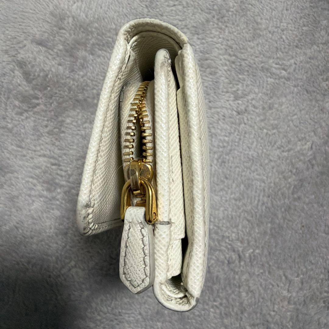 PRADA サフィアーノレザー 三つ折り財布 ホワイト