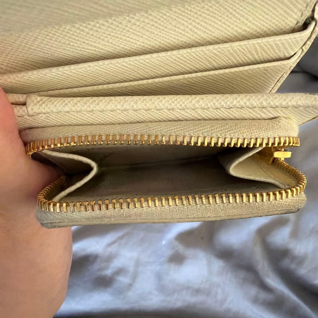 PRADA サフィアーノレザー 三つ折り財布 ホワイト