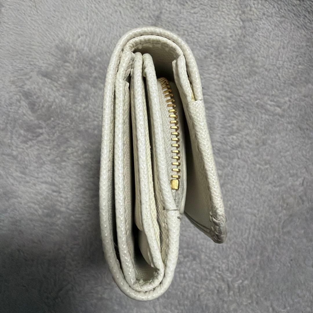 PRADA サフィアーノレザー 三つ折り財布 ホワイト