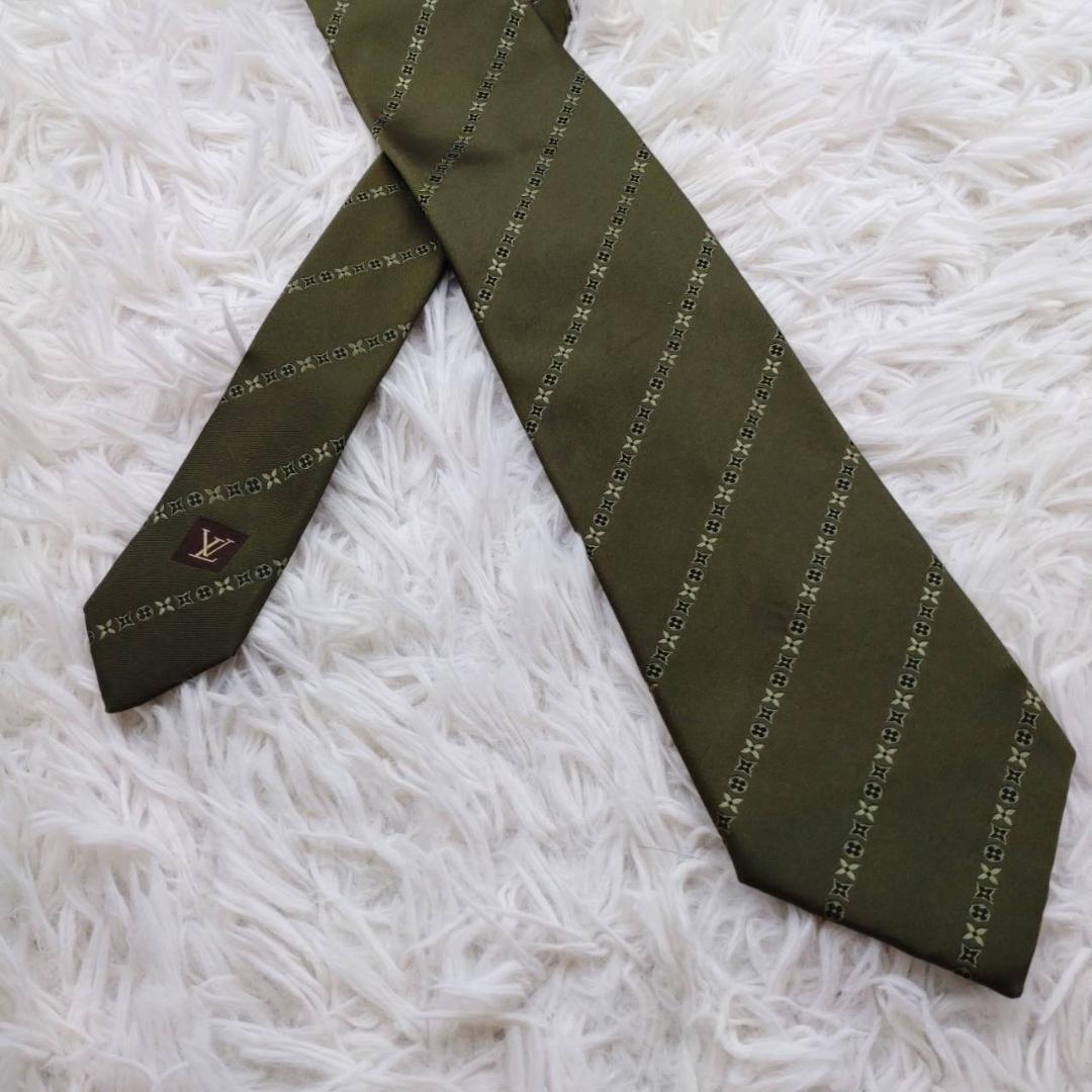 ★美品★ ルイヴィトン 高級シルクネクタイ ストライプ柄（モノグラム） オリーブ