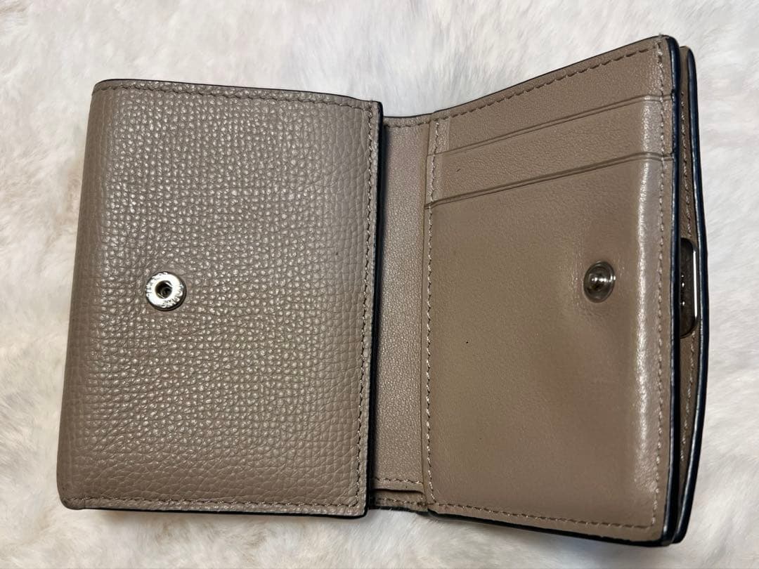 LOEWE レディース　三つ折り財布