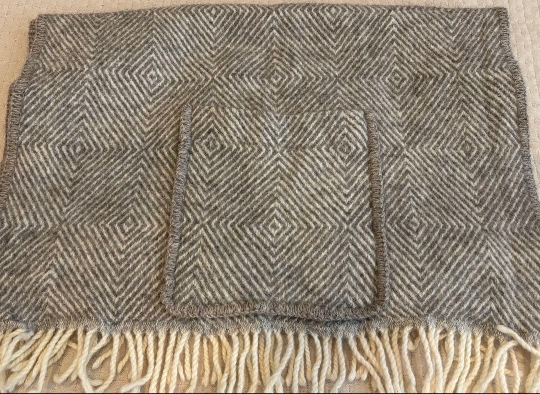 LAPUAN KANKURIT ポケット付きショール　MARIA