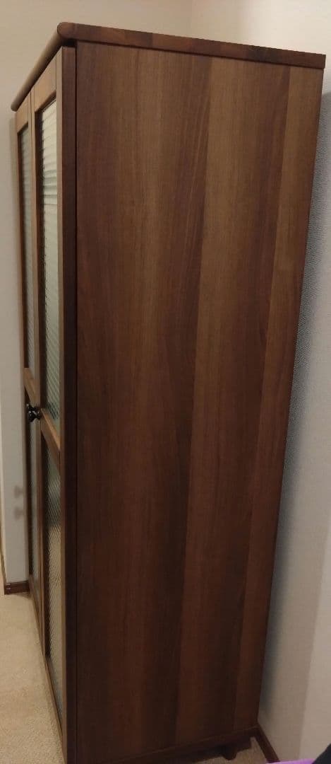 【匿名配送】ウォルナット　ガラスキャビネット