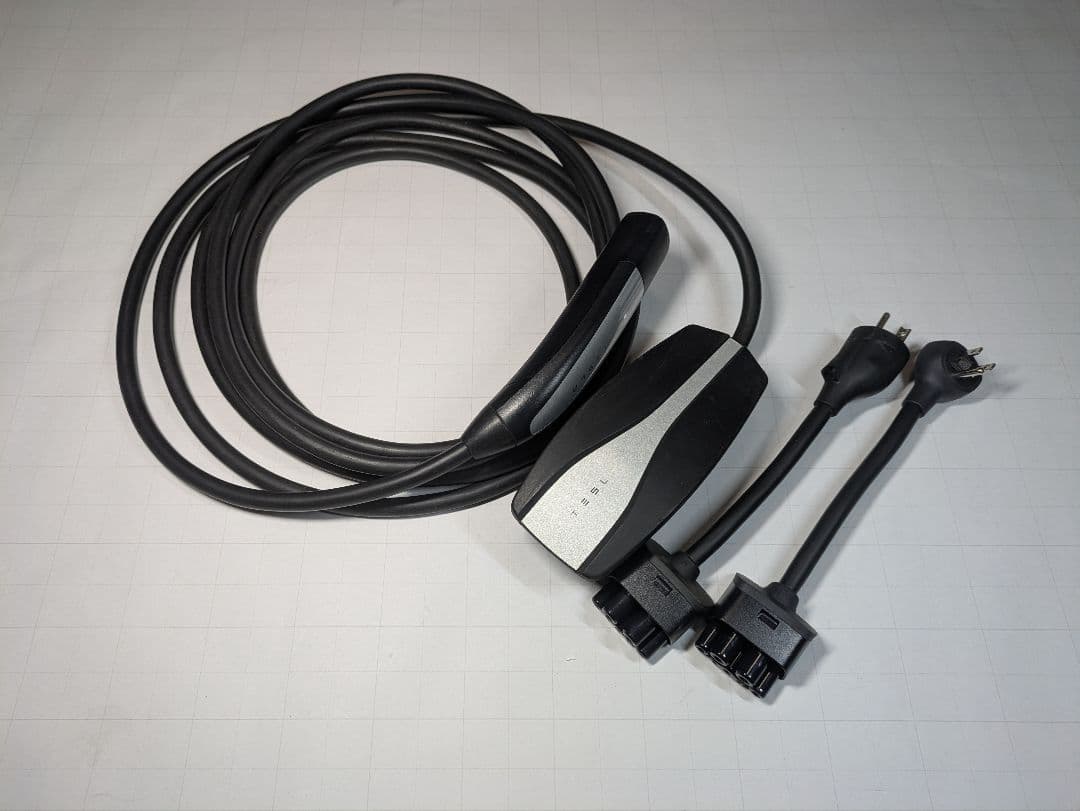 Tesla EV充電ケーブル 収納ケース付き