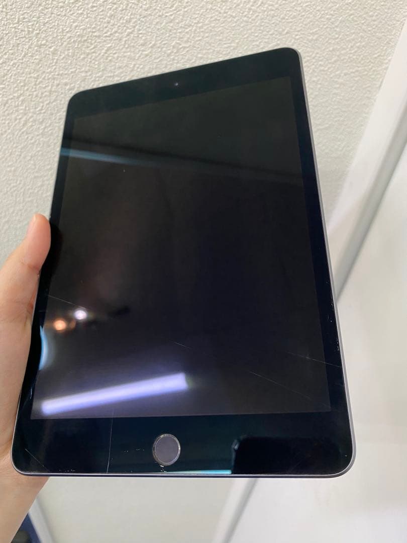 ジャンク品iPad mini 5 64GB バッテリー81% 9LM93