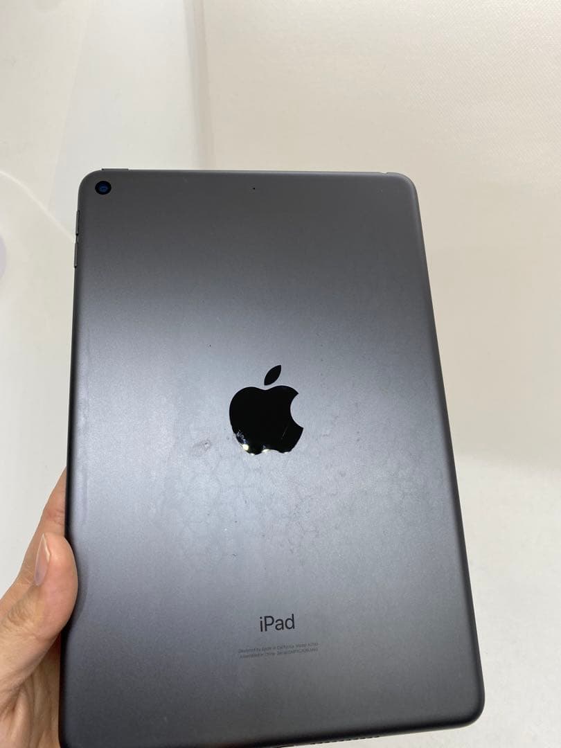 ジャンク品iPad mini 5 64GB バッテリー81% 9LM93