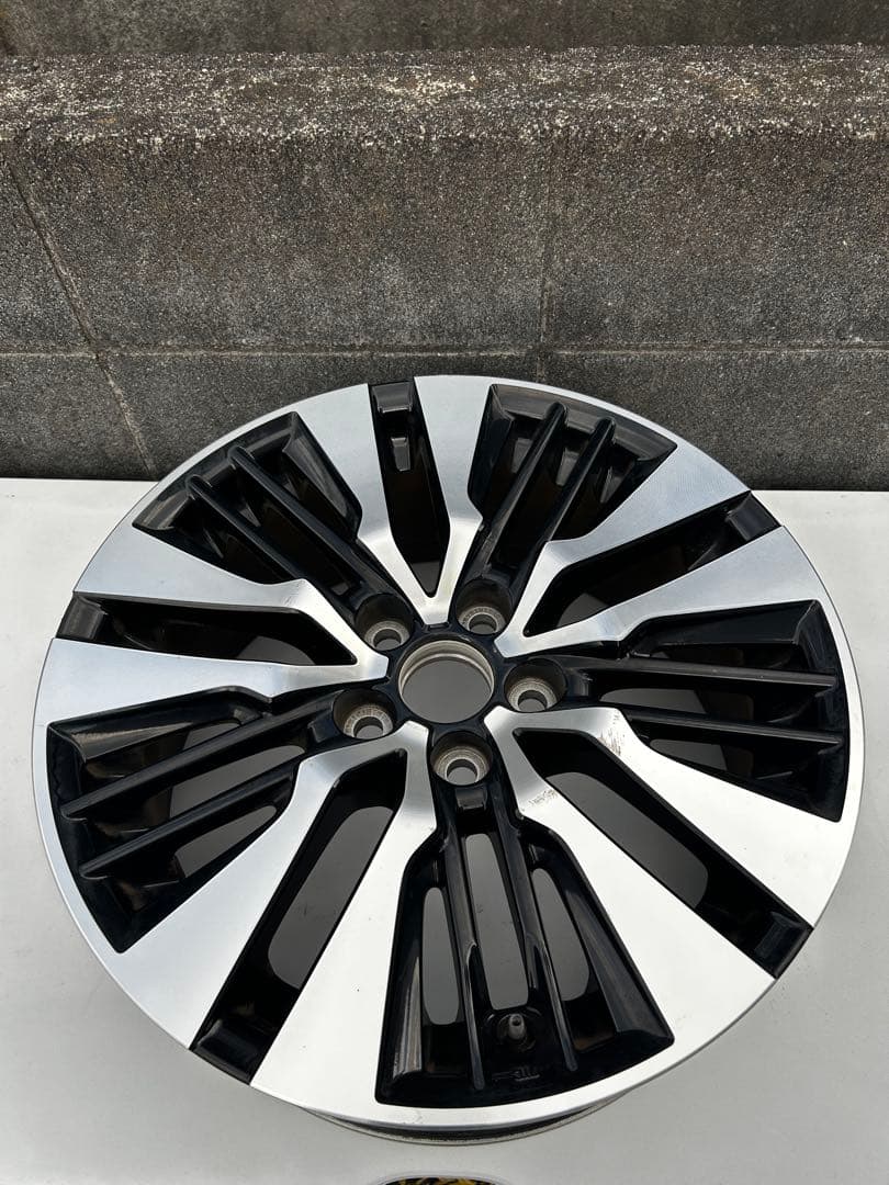 30 アルファード　純正ホイール　一本