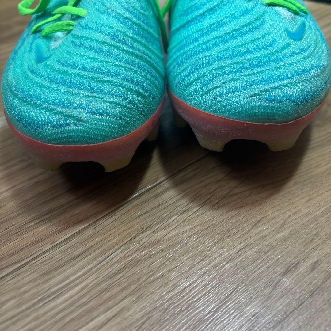 Nike サッカースパイク ファントン