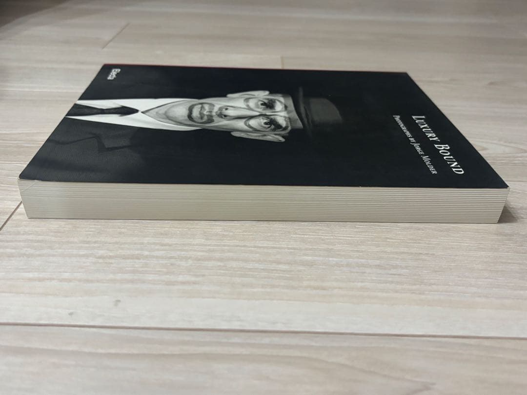 Luxury Bound by Jorge Molder 写真集