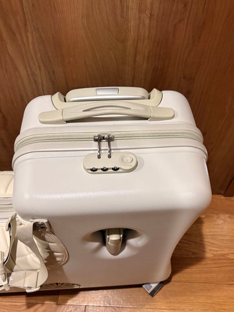 ノリッコ　プレミアム　乗れる　キャリーケース　スーツケース　グレージュ　カバー付