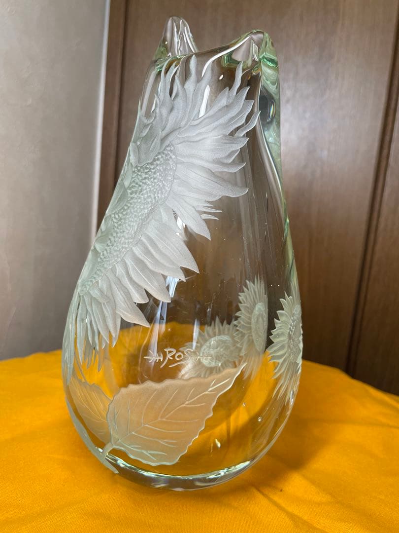 東條裕志　ひまわり　彫刻のガラス花瓶