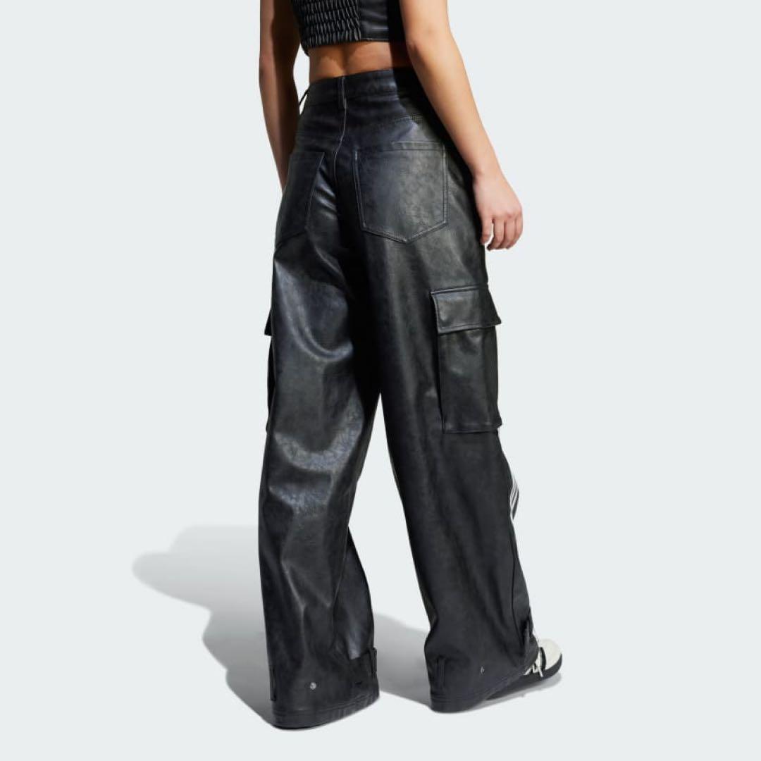 新品 adidas FAUX LEATHER PANTSフェイクレザーパンツ25