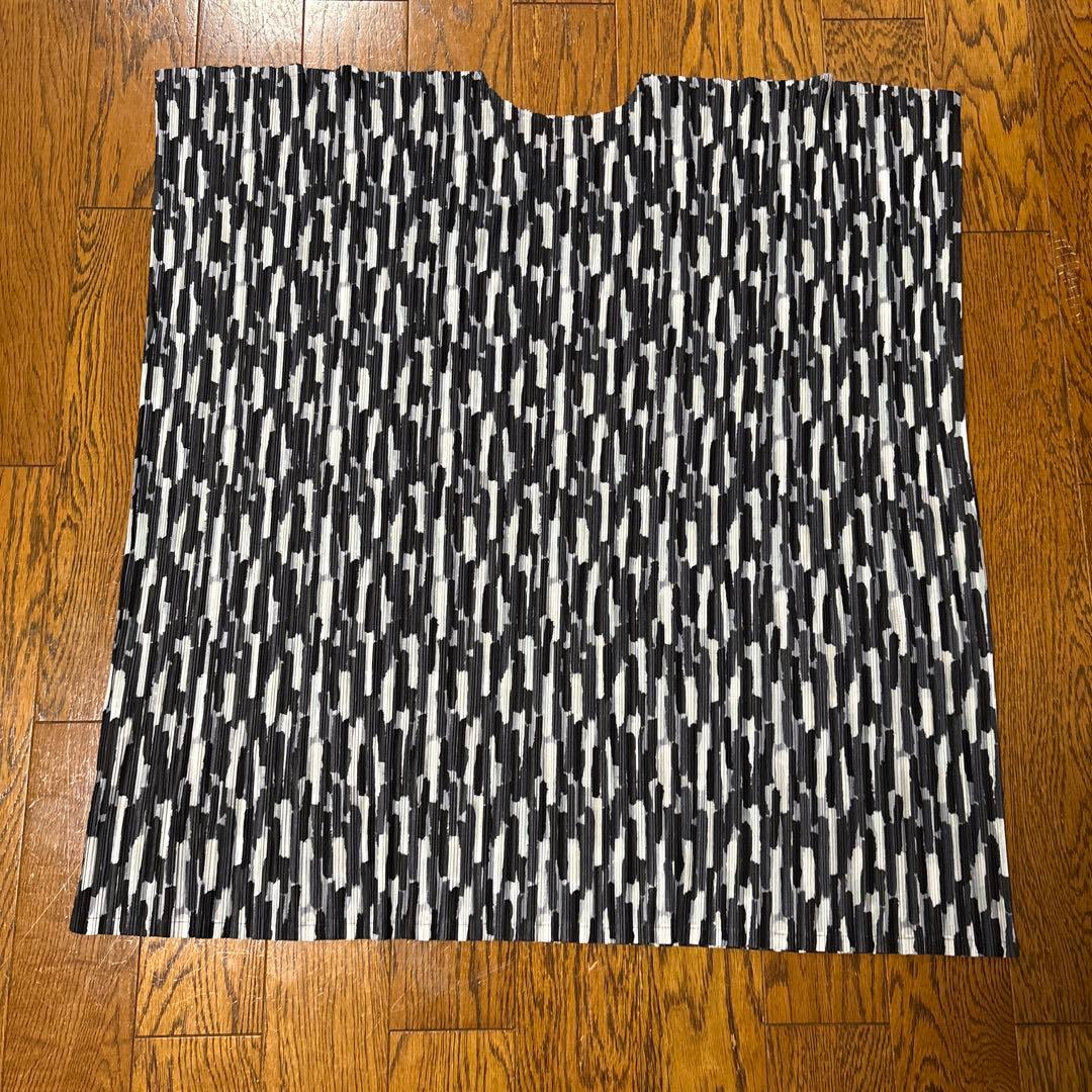 プリーツプリーズ　ポンチョ風チュニック