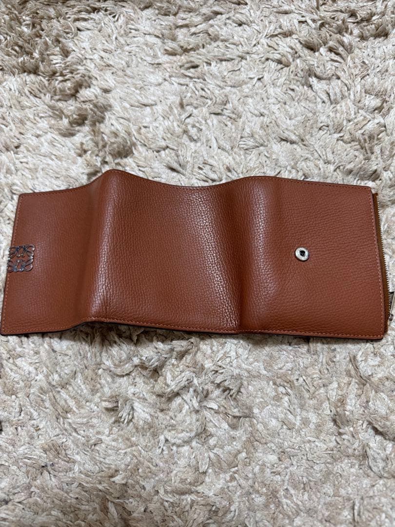 LOEWE 三つ折財布