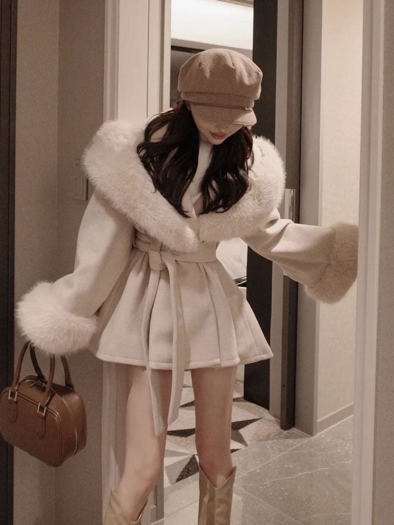 新品タグ付 ダーリッチ ウエストベルトプリンセスラインコート ベージュ FL