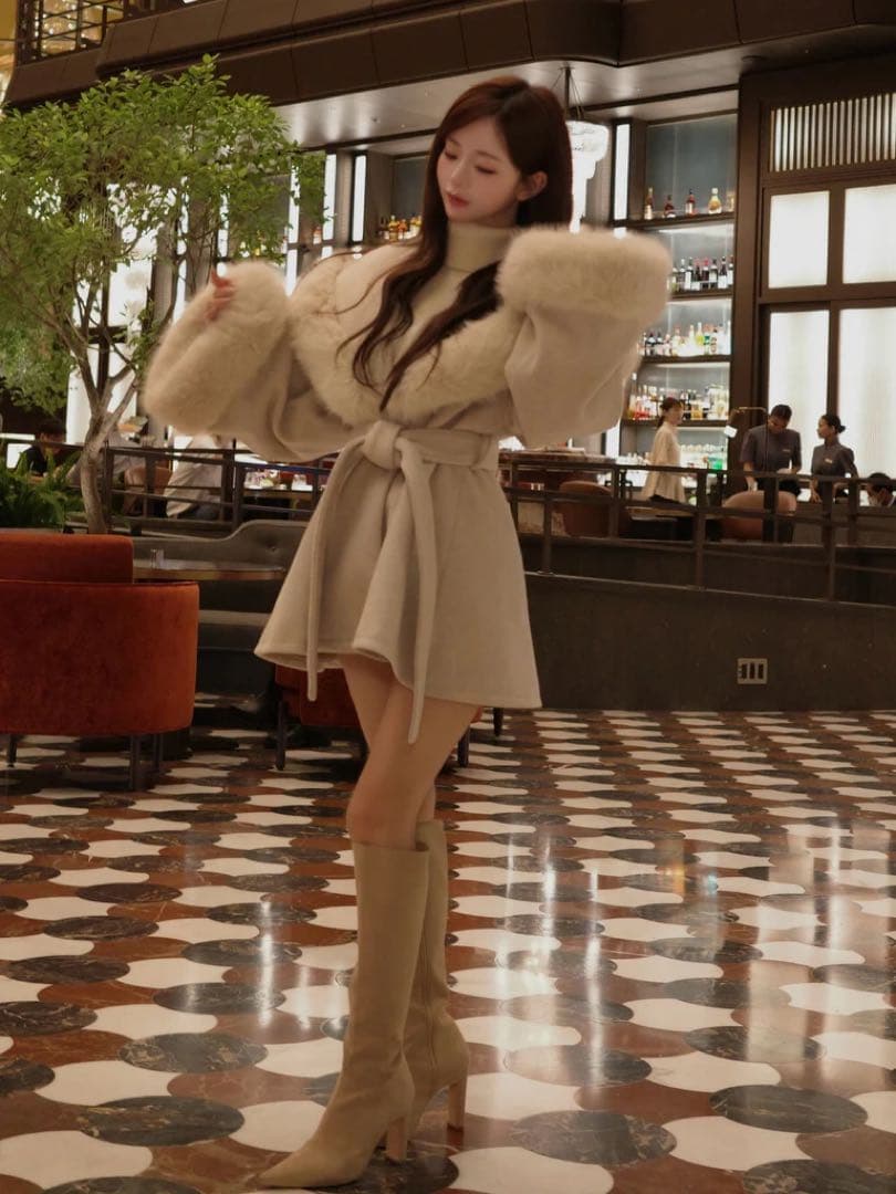 新品タグ付 ダーリッチ ウエストベルトプリンセスラインコート ベージュ FL